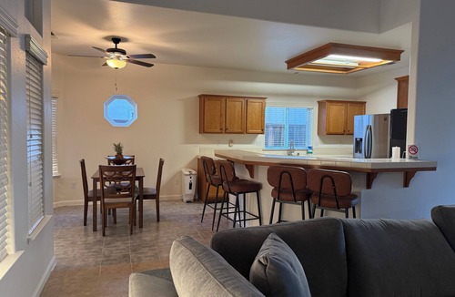 Sanger House | Spacious Lovely 5-bedroom house in charming Sanger with AC