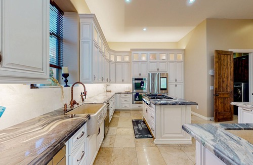 Queen Creek House | Spacious & Luxurious oasis w/saltwater pool, hot tub, outdoor kitchen & sauna