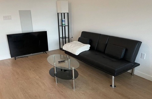 Heritage District Apartment | Spacious Luxury Sunnyvale Apartment