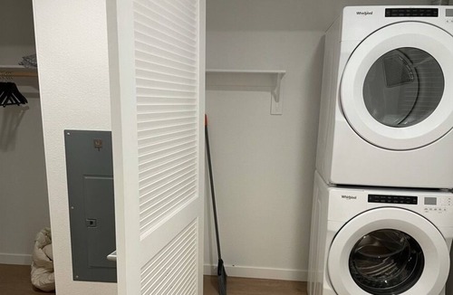 Heritage District Apartment | Spacious Luxury Sunnyvale Apartment