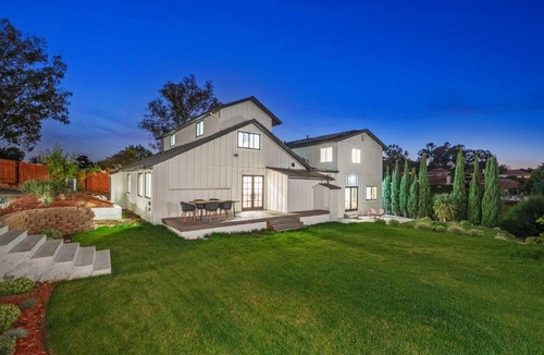 San Diego County House | Spacious Modern Farmhouse Retreat with Two Kitchens and Pool - Ideal for Large Groups and Families
