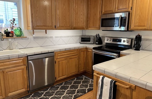 Sierra Tract House | Spacious Monthly Rental: 3-bdrm + Office + Exercise Room near beautiful meadow!