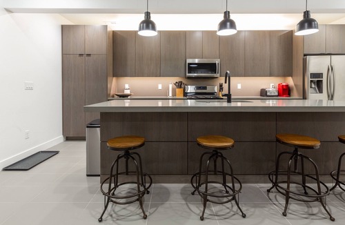 South Jordan House | Spacious Mountain View Basement Apt. w/heated pool and hottub