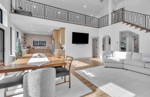 Pla-Vada Woodlands House | Spacious newly built 4bdr+Loft house in quaint Soda Springs with AC