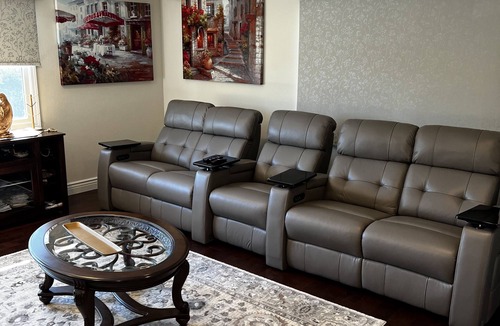 Crossgate House | Spacious newly remodeled indoor/outdoor space. Walking distance hikiing trails