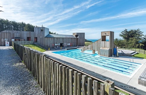 Sea Ranch House | Spacious Oceanfront Getaway | Hot Tub, Garden, Apple TV