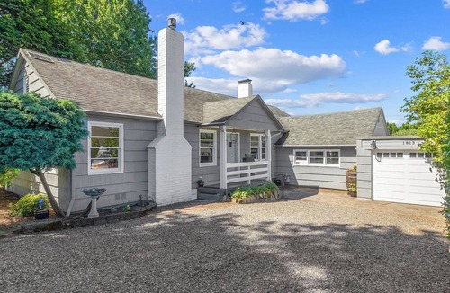 Hazelwood House | Spacious, pet-friendly, 2-bedroom house close to Portland Airport
