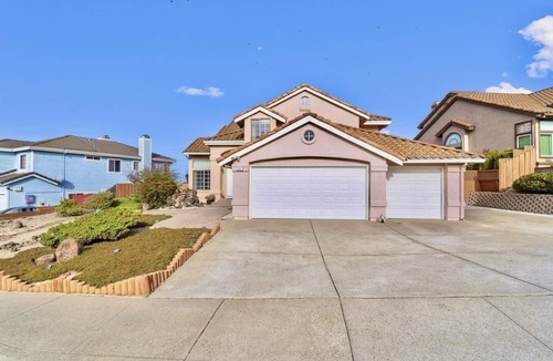 Hercules House | Spacious Retreat w/Bay Views Near San Francisco!