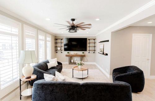 Stanislaus County House | Spacious Retreat with Paradise Backyard | Private Group Getaway near Local Dining in Patterson, CA