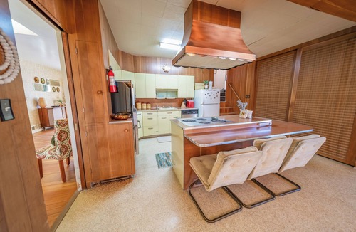 Price House | Spacious, Retro Charm, Mid-Century, Fenced Yard, BBQ, Family Friendly, Central!