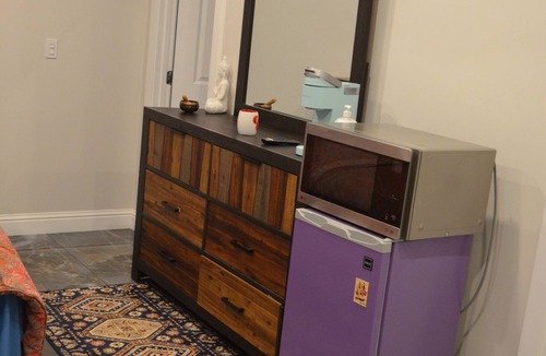 Woodland House | Spacious studio room; Private and secured place; Free Wifii, Free Parking, Free