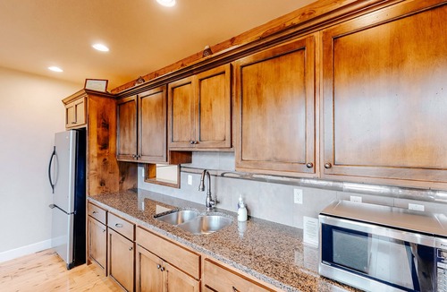 Alpine House | Spacious, Three-Story House w/Large Deck, Gas Fireplace, and Valley Views
