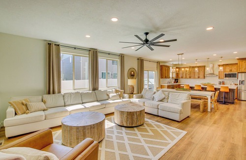 Garden City Cottage | Spacious Utah Home w/Hot Tub < 1 Mi to Bear Lake!