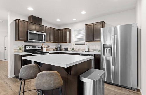 Evergreen House | Spacious Vancouver Stay. Near Dining & I-205
