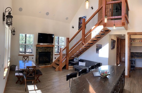 Orderville Cabin | Spacious Zion Cabin, Walk into NP, Near Ponderosa Ranch, Sleeps 9