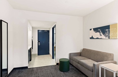 Williams Hotel | Spark by Hilton Williams