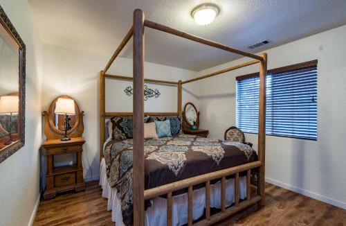 Yosemite West House | Spring Wonderland