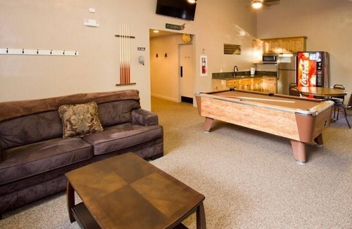 Mammoth Lakes Condo | St Anton Condos #21 (1-Bedroom) with Pool by RedAwning