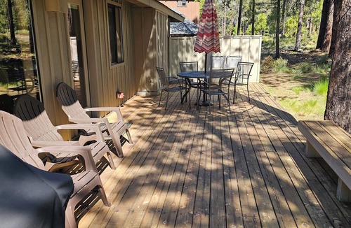 Overlook Park House | Stag Lane, Sunriver. Great Location! Single-level home, SHARC Passes, hot tub!
