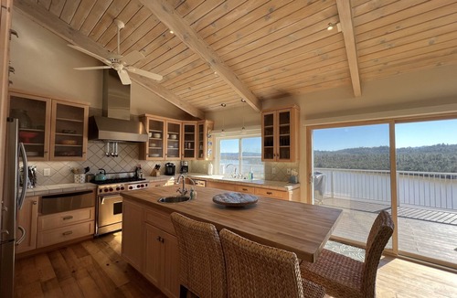 Oak Shores House | Stairway to Naci Heaven 180 degree lakefront views Pet Friendly, WIFI
