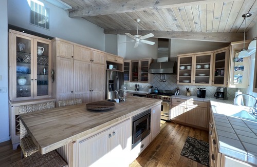 Oak Shores House | Stairway to Naci Heaven 180 degree lakefront views Pet Friendly, WIFI