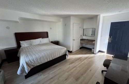 North Long Beach Hotel | Stallion Inn Motel