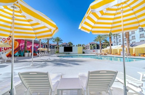 Las Vegas Apartment | Standard King | Cozy Vegas Stay
