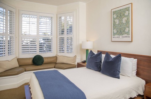 Telegraph Hill Hotel | Standard Queen Room with Ensuite Bathroom