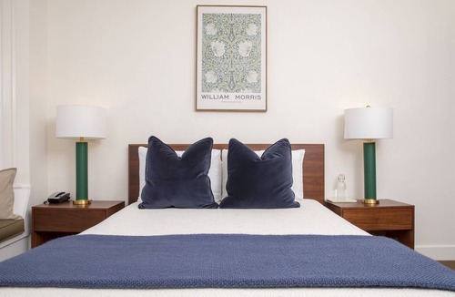 Telegraph Hill Hotel | Standard Queen Room with Ensuite Bathroom