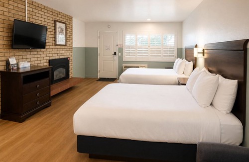Munras Avenue Hotel | Stargazer Hotel