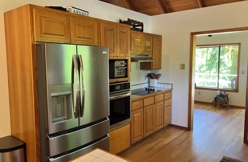 Fall Creek House | Stargazer’s Creekside Retreat on Big Fall Creek