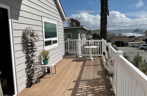 Cayucos House | StarLitSands - Comfortable 2-bed house in Cayucos, view of Morro Rock and Ocean