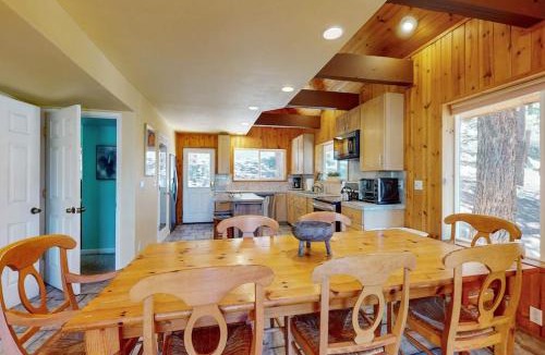 Upper Kingsbury House | Stateline Chalet - 5BR Panoramic Mountain Views Dipping Pool & Dry Sauna