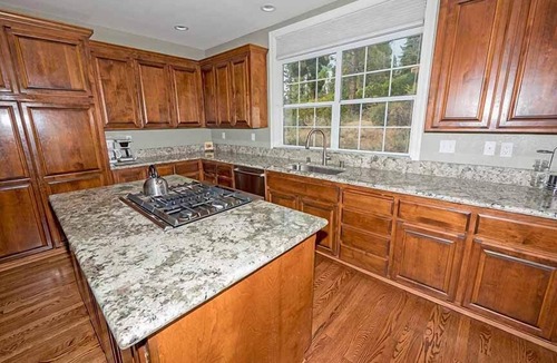 Montgomery Estates House | Stately Home Sleeping 8 with Hot Tub Near Heavenly Ski Resort -2184M~