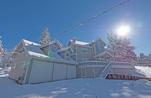 Montgomery Estates House | Stately Home Sleeping 8 with Hot Tub Near Heavenly Ski Resort -2184M~