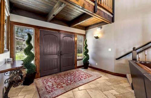Tahoe Keys House | Stay Classy Tahoe- 5 Bed Tahoe Keys Home w Hot Tub