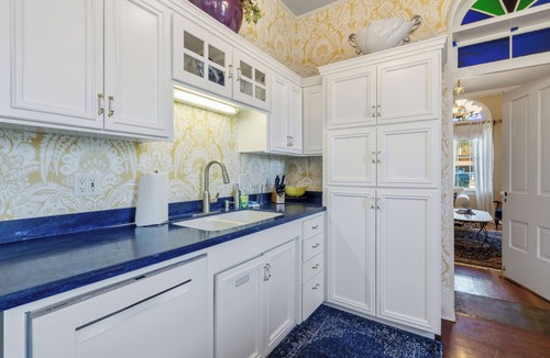 Jacksonville House | Stay in Jacksonville’s iconic 1861 B.F. Dowell House. Walk to Britt Festival, downtown, restaurants, and wine tasting while enjoying stained glass, marble fireplaces, private baths, gardens, and timeless historic charm.