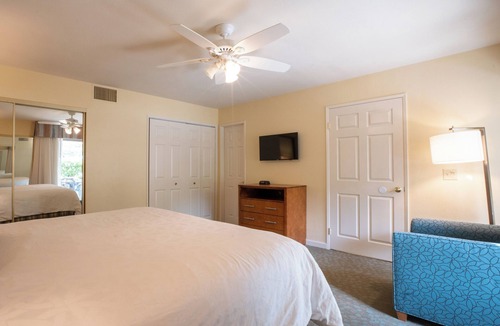 San Diego Country Estates Hotel | Stay in the Heart of Ramona! Full Kitchen, Free Parking & Pool!