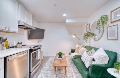 Kerns House | Stay Portland - 1922 Craftsman Compound in Laurelhurst - Sleeps 16