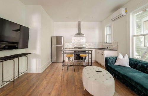Uptown Apartment | Stay Portland - 1BR - Walk to Coffee, Brews & NW 23rd Shops