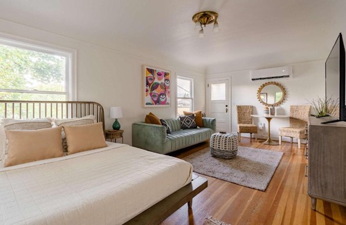 Hosford-Abernethy Apartment | Stay Portland - BoHo Oasis in Ladd's Addition with 2 Beds