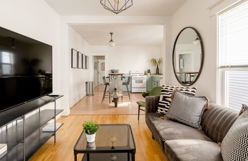 Overlook Apartment | Stay Portland Collection-Hipster Vibe Apartment - Food Carts & Live Music