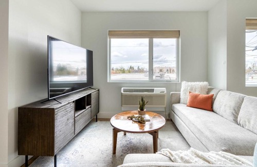 Humboldt Apartment | Stay Portland - Designer 2BR Alberta Arts District 90 WalkScore