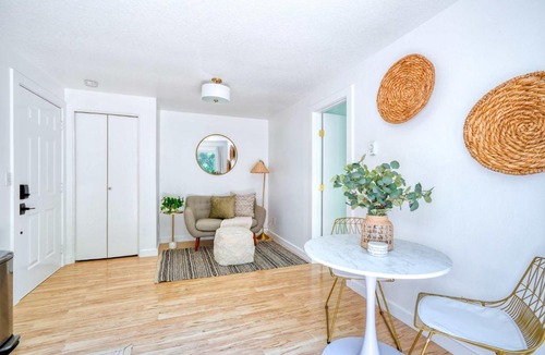 Corbett - Terwilliger - Lair Hill Apartment | Stay Portland - South Portland Dream - 1 Bed Near OHSU