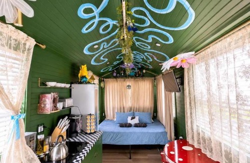 Overlook Apartment | Stay Portland - Teal & Terrazzo Bright Portland Tiny Home