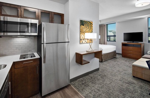 Irvine Business Complex Hotel | Staybridge Suites Irvine-John Wayne Airport by IHG