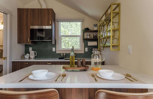 Portland House | #StayInMyDistrict St Johns Backyard Guesthouse
