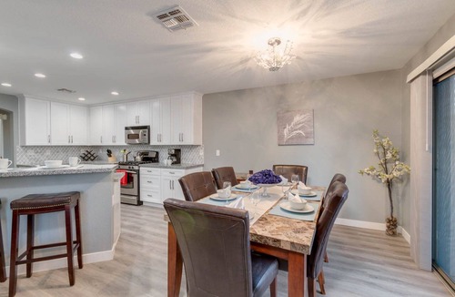 Paradise Valley Village House | Steal My Sunshine! Heated pool, Games and More!