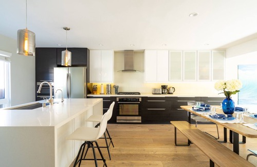 Solana Beach House | Steps to Sand, Luxury Family Townhome with Central A/C BBQ Crib Resort Amenities