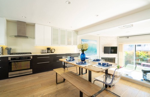 Solana Beach House | Steps to Sand, Luxury Family Townhome with Central A/C BBQ Crib Resort Amenities